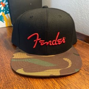 Fender SnapBack Hat Black/Camouflage.